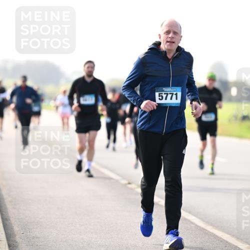 12.04.2026 - 45. Internationalen Wilhelmsburger Insellauf Dr. Thomas Lammeyer http://msf.ph/oto/9446285 12.04.2026 10:26:03 Laufen 5771 meine-sportfotos.de