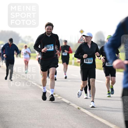 12.04.2026 - 45. Internationalen Wilhelmsburger Insellauf Dr. Thomas Lammeyer http://msf.ph/oto/9446290 12.04.2026 10:26:05 Laufen 5617, 5618, 5771, 5822 meine-sportfotos.de