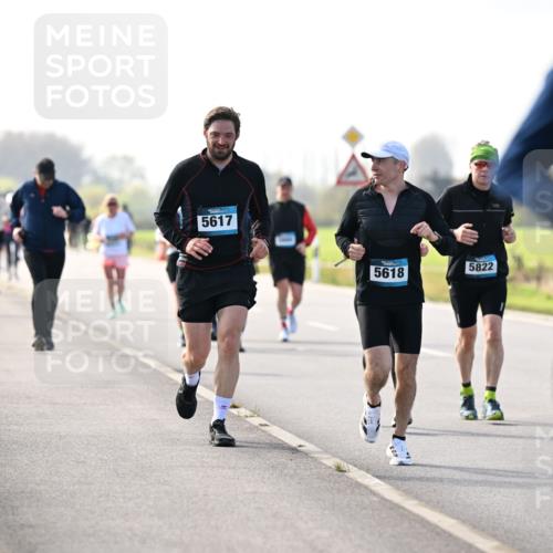 12.04.2026 - 45. Internationalen Wilhelmsburger Insellauf Dr. Thomas Lammeyer http://msf.ph/oto/9446291 12.04.2026 10:26:05 Laufen 5617, 5618, 5822 meine-sportfotos.de