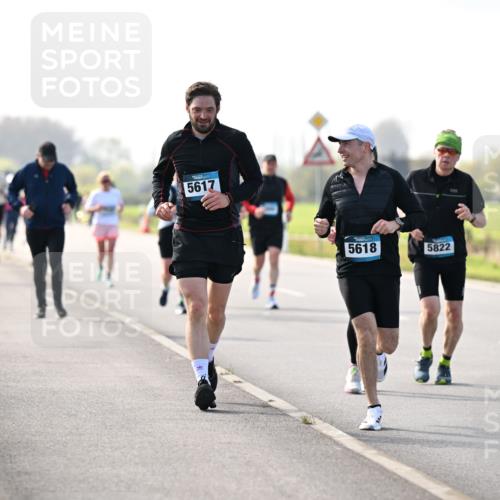 12.04.2026 - 45. Internationalen Wilhelmsburger Insellauf Dr. Thomas Lammeyer http://msf.ph/oto/9446293 12.04.2026 10:26:06 Laufen 5617, 5618, 5822 meine-sportfotos.de