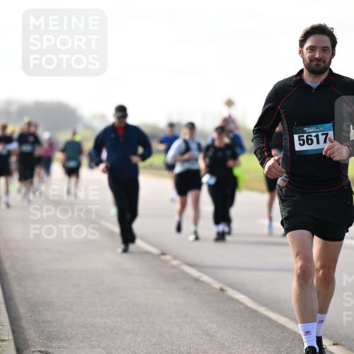 12.04.2026 - 45. Internationalen Wilhelmsburger Insellauf Dr. Thomas Lammeyer http://msf.ph/oto/9446298 12.04.2026 10:26:08 Laufen 5617, 4636 meine-sportfotos.de