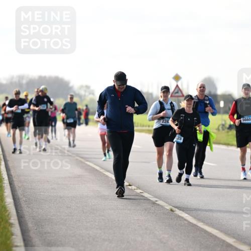 12.04.2026 - 45. Internationalen Wilhelmsburger Insellauf Dr. Thomas Lammeyer http://msf.ph/oto/9446305 12.04.2026 10:26:10 Laufen 228, 228, 5660 meine-sportfotos.de