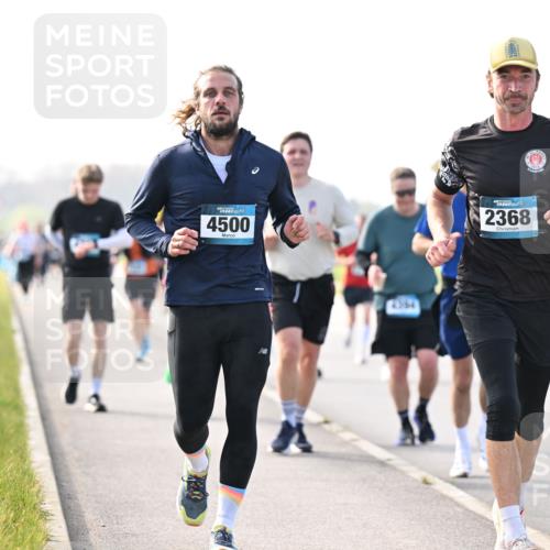 12.04.2026 - 45. Internationalen Wilhelmsburger Insellauf Dr. Thomas Lammeyer http://msf.ph/oto/9446360 12.04.2026 10:26:21 Laufen 4500, 2368 meine-sportfotos.de