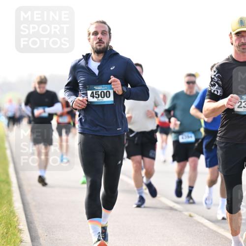 12.04.2026 - 45. Internationalen Wilhelmsburger Insellauf Dr. Thomas Lammeyer http://msf.ph/oto/9446362 12.04.2026 10:26:21 Laufen 4500, 2368 meine-sportfotos.de