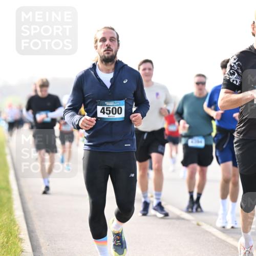 12.04.2026 - 45. Internationalen Wilhelmsburger Insellauf Dr. Thomas Lammeyer http://msf.ph/oto/9446363 12.04.2026 10:26:21 Laufen 4500, 68 meine-sportfotos.de
