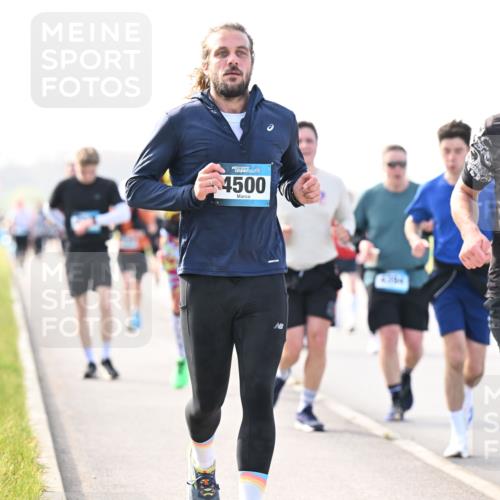 12.04.2026 - 45. Internationalen Wilhelmsburger Insellauf Dr. Thomas Lammeyer http://msf.ph/oto/9446365 12.04.2026 10:26:21 Laufen 4500, 2368 meine-sportfotos.de