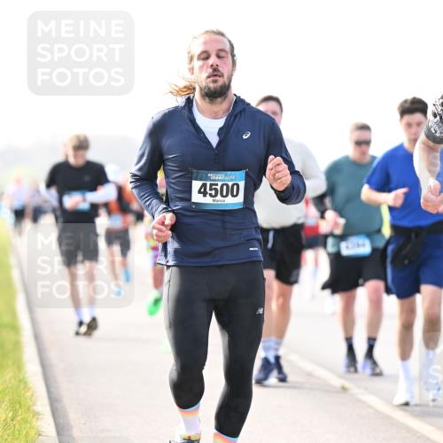 12.04.2026 - 45. Internationalen Wilhelmsburger Insellauf Dr. Thomas Lammeyer http://msf.ph/oto/9446366 12.04.2026 10:26:22 Laufen 4500, 2368 meine-sportfotos.de