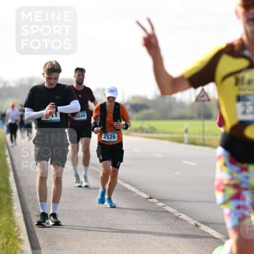 12.04.2026 - 45. Internationalen Wilhelmsburger Insellauf Dr. Thomas Lammeyer http://msf.ph/oto/9446392 12.04.2026 10:26:26 Laufen 4549, 2529, 2349 meine-sportfotos.de