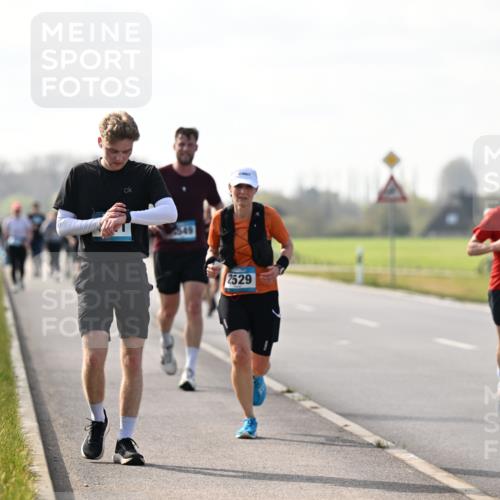 12.04.2026 - 45. Internationalen Wilhelmsburger Insellauf Dr. Thomas Lammeyer http://msf.ph/oto/9446397 12.04.2026 10:26:27 Laufen 2529, 4, 33 meine-sportfotos.de