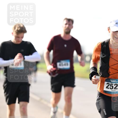 12.04.2026 - 45. Internationalen Wilhelmsburger Insellauf Dr. Thomas Lammeyer http://msf.ph/oto/9446413 12.04.2026 10:26:31 Laufen 415, 45, 45, 2529 meine-sportfotos.de