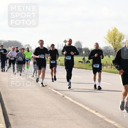 12.04.2026 - 45. Internationalen Wilhelmsburger Insellauf Dr. Thomas Lammeyer http://msf.ph/oto/9446434 12.04.2026 10:26:40 Laufen 3577, 4155, 4155, 3916, 2458, 3724, 4388, 2847, 2861 meine-sportfotos.de