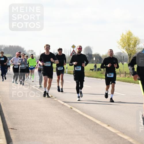 12.04.2026 - 45. Internationalen Wilhelmsburger Insellauf Dr. Thomas Lammeyer http://msf.ph/oto/9446435 12.04.2026 10:26:40 Laufen 3577, 4155, 3916, 3724, 489, 4388, 2847, 2861 meine-sportfotos.de
