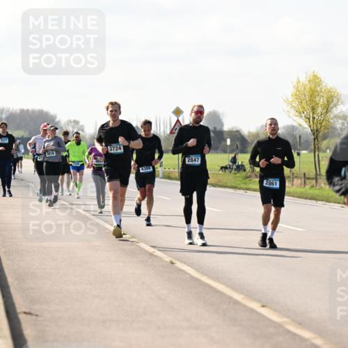 12.04.2026 - 45. Internationalen Wilhelmsburger Insellauf Dr. Thomas Lammeyer http://msf.ph/oto/9446436 12.04.2026 10:26:40 Laufen 3577, 3916, 2, 41, 4856, 2458, 3724, 4388, 2847, 2861 meine-sportfotos.de