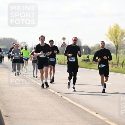 12.04.2026 - 45. Internationalen Wilhelmsburger Insellauf Dr. Thomas Lammeyer http://msf.ph/oto/9446438 12.04.2026 10:26:41 Laufen 3916, 3724, 4388, 2847, 28 meine-sportfotos.de
