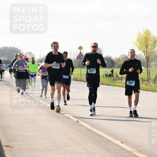 12.04.2026 - 45. Internationalen Wilhelmsburger Insellauf Dr. Thomas Lammeyer http://msf.ph/oto/9446439 12.04.2026 10:26:41 Laufen 3916, 4896, 124, 4388, 2847, 2861 meine-sportfotos.de