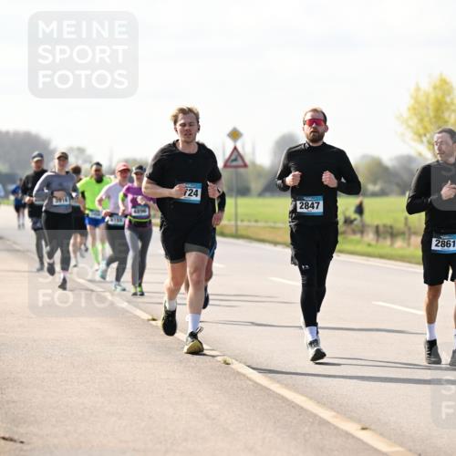 12.04.2026 - 45. Internationalen Wilhelmsburger Insellauf Dr. Thomas Lammeyer http://msf.ph/oto/9446445 12.04.2026 10:26:41 Laufen 724, 2847, 2861 meine-sportfotos.de