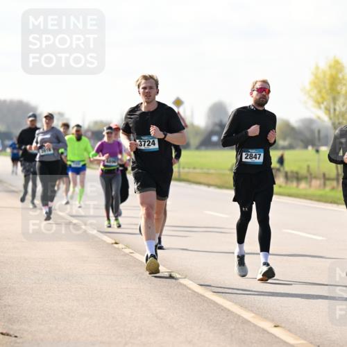 12.04.2026 - 45. Internationalen Wilhelmsburger Insellauf Dr. Thomas Lammeyer http://msf.ph/oto/9446446 12.04.2026 10:26:42 Laufen 3724, 2847, 2861 meine-sportfotos.de