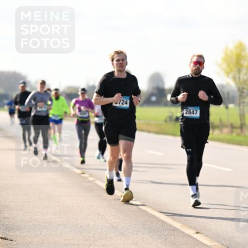 12.04.2026 - 45. Internationalen Wilhelmsburger Insellauf Dr. Thomas Lammeyer http://msf.ph/oto/9446449 12.04.2026 10:26:42 Laufen 24, 2847, 2861 meine-sportfotos.de