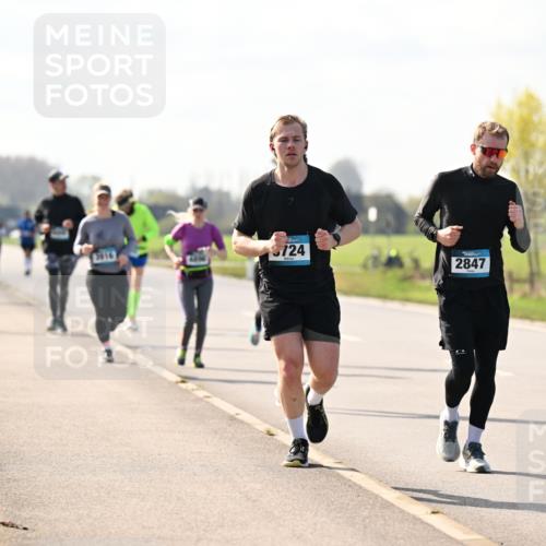 12.04.2026 - 45. Internationalen Wilhelmsburger Insellauf Dr. Thomas Lammeyer http://msf.ph/oto/9446453 12.04.2026 10:26:43 Laufen 724, 2847, 28 meine-sportfotos.de