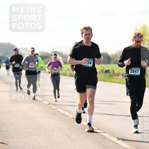 12.04.2026 - 45. Internationalen Wilhelmsburger Insellauf Dr. Thomas Lammeyer http://msf.ph/oto/9446455 12.04.2026 10:26:43 Laufen 24, 2847 meine-sportfotos.de