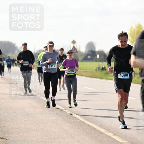 12.04.2026 - 45. Internationalen Wilhelmsburger Insellauf Dr. Thomas Lammeyer http://msf.ph/oto/9446467 12.04.2026 10:26:45 Laufen 4008, 3916, 4896, 5724, 4388 meine-sportfotos.de