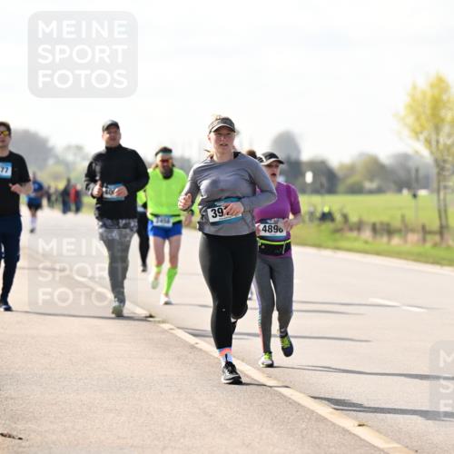 12.04.2026 - 45. Internationalen Wilhelmsburger Insellauf Dr. Thomas Lammeyer http://msf.ph/oto/9446477 12.04.2026 10:26:46 Laufen 3577, 3940, 4890, 4388 meine-sportfotos.de
