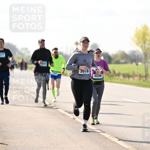 12.04.2026 - 45. Internationalen Wilhelmsburger Insellauf Dr. Thomas Lammeyer http://msf.ph/oto/9446480 12.04.2026 10:26:47 Laufen 3577, 3916, 4896 meine-sportfotos.de