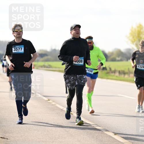 12.04.2026 - 45. Internationalen Wilhelmsburger Insellauf Dr. Thomas Lammeyer http://msf.ph/oto/9446497 12.04.2026 10:26:50 Laufen 3577, 800, 2458, 2324, 48 meine-sportfotos.de