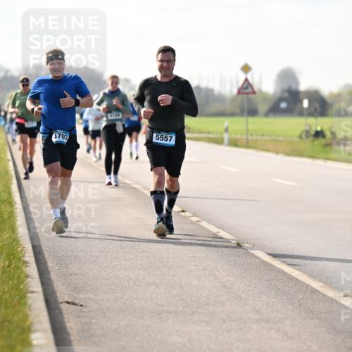 12.04.2026 - 45. Internationalen Wilhelmsburger Insellauf Dr. Thomas Lammeyer http://msf.ph/oto/9446513 12.04.2026 10:26:54 Laufen 4703, 4154, 5747, 5557 meine-sportfotos.de