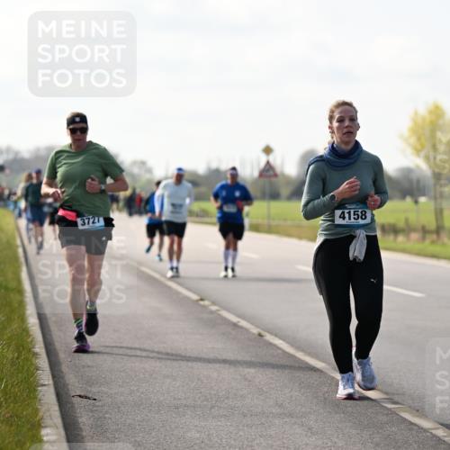 12.04.2026 - 45. Internationalen Wilhelmsburger Insellauf Dr. Thomas Lammeyer http://msf.ph/oto/9446554 12.04.2026 10:27:01 Laufen 3727, 4158 meine-sportfotos.de