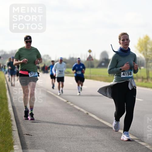 12.04.2026 - 45. Internationalen Wilhelmsburger Insellauf Dr. Thomas Lammeyer http://msf.ph/oto/9446556 12.04.2026 10:27:01 Laufen 3727, 4158 meine-sportfotos.de