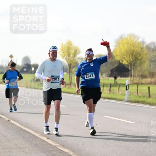 12.04.2026 - 45. Internationalen Wilhelmsburger Insellauf Dr. Thomas Lammeyer http://msf.ph/oto/9446577 12.04.2026 10:27:07 Laufen 2912, 2913, 2569 meine-sportfotos.de