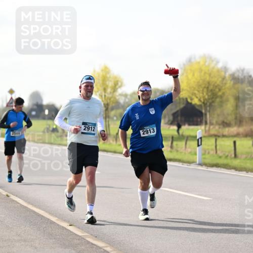 12.04.2026 - 45. Internationalen Wilhelmsburger Insellauf Dr. Thomas Lammeyer http://msf.ph/oto/9446578 12.04.2026 10:27:07 Laufen 2569, 2912, 2913 meine-sportfotos.de