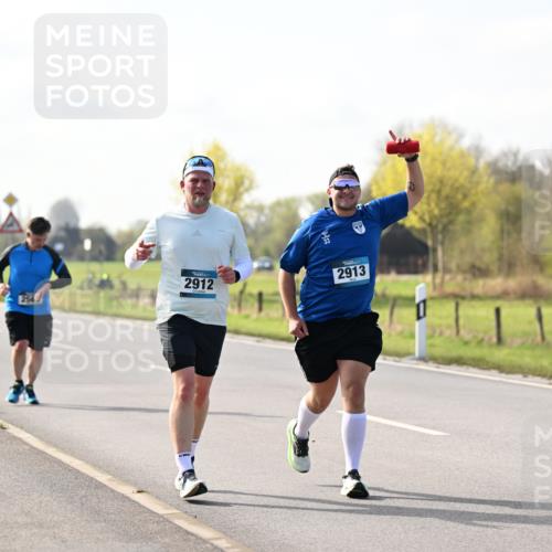 12.04.2026 - 45. Internationalen Wilhelmsburger Insellauf Dr. Thomas Lammeyer http://msf.ph/oto/9446580 12.04.2026 10:27:07 Laufen 2912, 2913, 256 meine-sportfotos.de