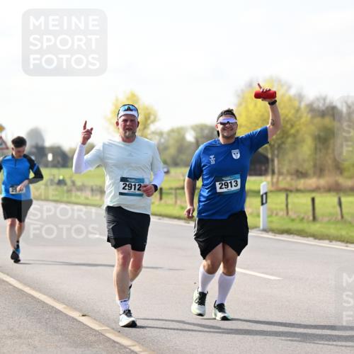 12.04.2026 - 45. Internationalen Wilhelmsburger Insellauf Dr. Thomas Lammeyer http://msf.ph/oto/9446581 12.04.2026 10:27:08 Laufen 2912, 2913 meine-sportfotos.de