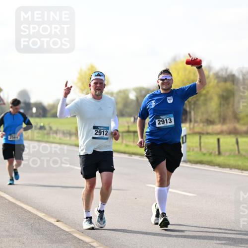 12.04.2026 - 45. Internationalen Wilhelmsburger Insellauf Dr. Thomas Lammeyer http://msf.ph/oto/9446582 12.04.2026 10:27:08 Laufen 2912, 2913 meine-sportfotos.de