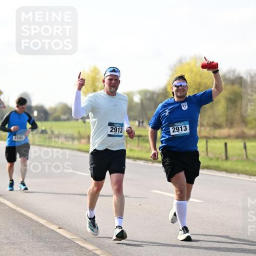 12.04.2026 - 45. Internationalen Wilhelmsburger Insellauf Dr. Thomas Lammeyer http://msf.ph/oto/9446583 12.04.2026 10:27:08 Laufen 2912, 2913 meine-sportfotos.de