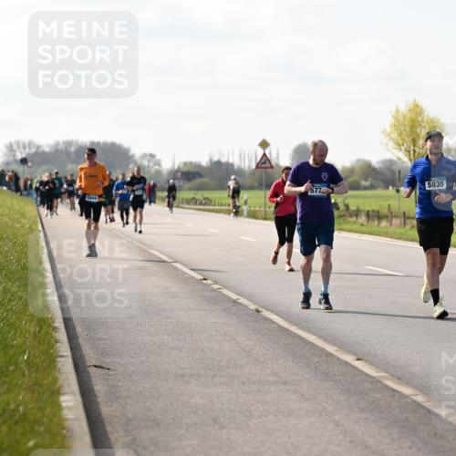 12.04.2026 - 45. Internationalen Wilhelmsburger Insellauf Dr. Thomas Lammeyer http://msf.ph/oto/9446635 12.04.2026 10:27:25 Laufen 5844, 577, 5835 meine-sportfotos.de