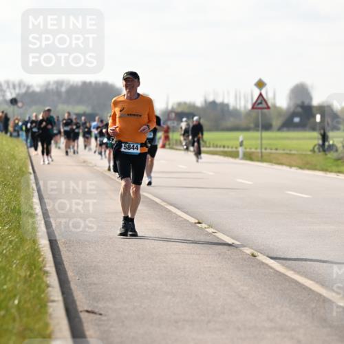 12.04.2026 - 45. Internationalen Wilhelmsburger Insellauf Dr. Thomas Lammeyer http://msf.ph/oto/9446637 12.04.2026 10:27:28 Laufen 5844 meine-sportfotos.de