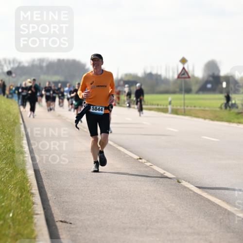 12.04.2026 - 45. Internationalen Wilhelmsburger Insellauf Dr. Thomas Lammeyer http://msf.ph/oto/9446639 12.04.2026 10:27:29 Laufen 5844 meine-sportfotos.de