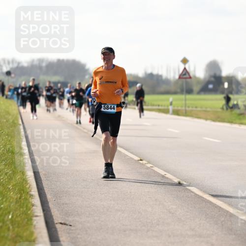 12.04.2026 - 45. Internationalen Wilhelmsburger Insellauf Dr. Thomas Lammeyer http://msf.ph/oto/9446642 12.04.2026 10:27:29 Laufen 5844 meine-sportfotos.de