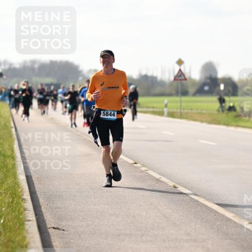 12.04.2026 - 45. Internationalen Wilhelmsburger Insellauf Dr. Thomas Lammeyer http://msf.ph/oto/9446644 12.04.2026 10:27:29 Laufen 5844 meine-sportfotos.de