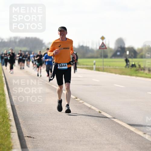 12.04.2026 - 45. Internationalen Wilhelmsburger Insellauf Dr. Thomas Lammeyer http://msf.ph/oto/9446645 12.04.2026 10:27:29 Laufen 5844 meine-sportfotos.de