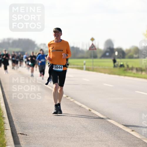 12.04.2026 - 45. Internationalen Wilhelmsburger Insellauf Dr. Thomas Lammeyer http://msf.ph/oto/9446647 12.04.2026 10:27:30 Laufen 5844 meine-sportfotos.de