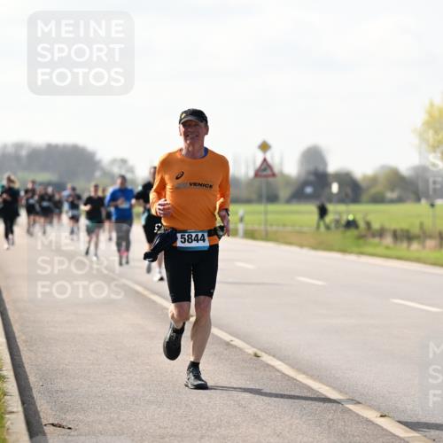 12.04.2026 - 45. Internationalen Wilhelmsburger Insellauf Dr. Thomas Lammeyer http://msf.ph/oto/9446651 12.04.2026 10:27:30 Laufen 5844 meine-sportfotos.de