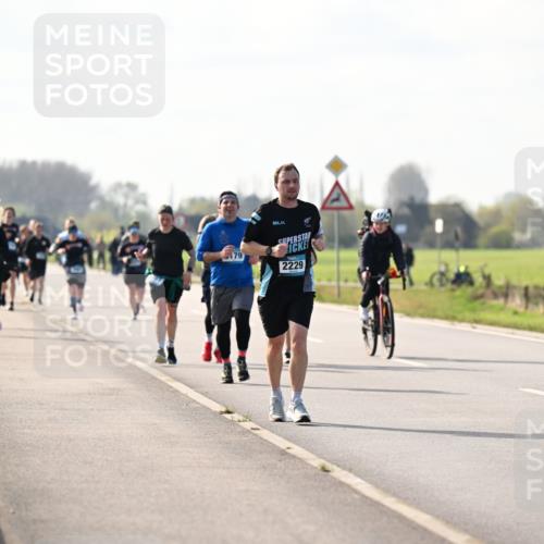 12.04.2026 - 45. Internationalen Wilhelmsburger Insellauf Dr. Thomas Lammeyer http://msf.ph/oto/9446663 12.04.2026 10:27:35 Laufen 79, 2229 meine-sportfotos.de