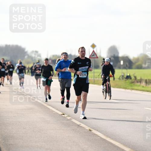 12.04.2026 - 45. Internationalen Wilhelmsburger Insellauf Dr. Thomas Lammeyer http://msf.ph/oto/9446664 12.04.2026 10:27:35 Laufen 2229 meine-sportfotos.de