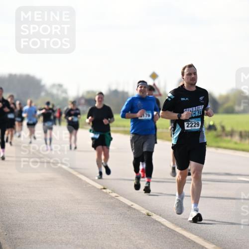 12.04.2026 - 45. Internationalen Wilhelmsburger Insellauf Dr. Thomas Lammeyer http://msf.ph/oto/9446678 12.04.2026 10:27:38 Laufen 179, 2229 meine-sportfotos.de