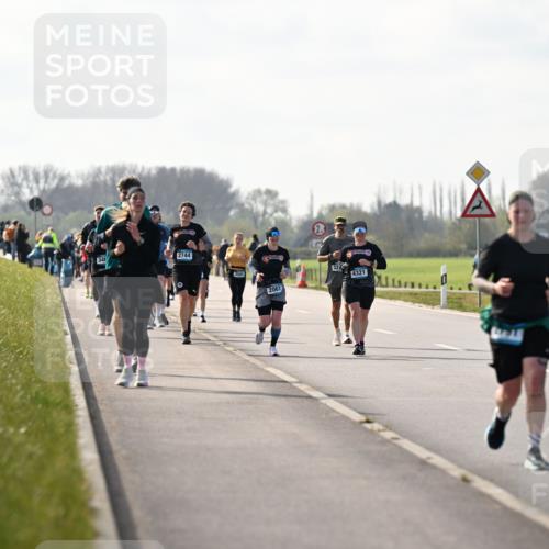 12.04.2026 - 45. Internationalen Wilhelmsburger Insellauf Dr. Thomas Lammeyer http://msf.ph/oto/9446693 12.04.2026 10:27:41 Laufen 2744, 3560, 2067, 32, 4321, 317 meine-sportfotos.de