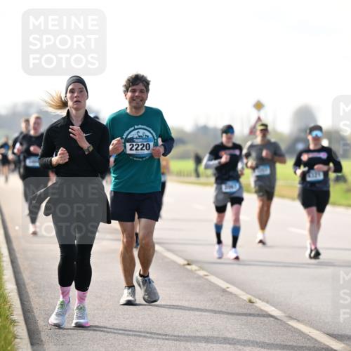 12.04.2026 - 45. Internationalen Wilhelmsburger Insellauf Dr. Thomas Lammeyer http://msf.ph/oto/9446705 12.04.2026 10:27:46 Laufen 2220 meine-sportfotos.de